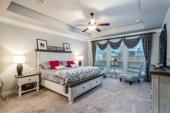 Building Photo - 10410 Southern Hawker