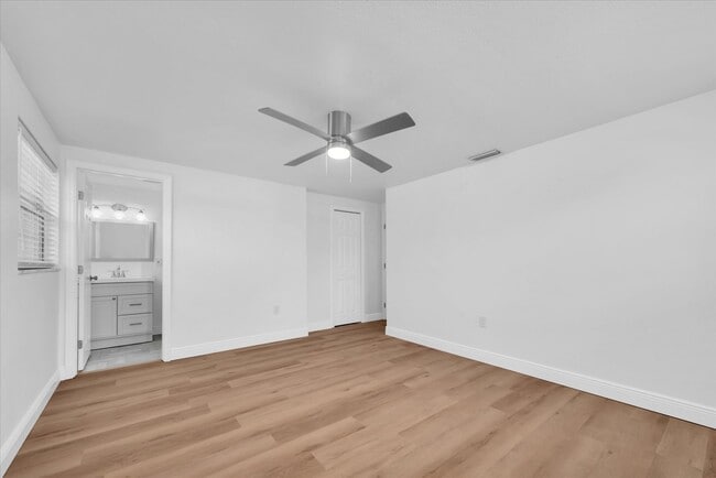 Building Photo - 5600 Bayou Grande Blvd NE