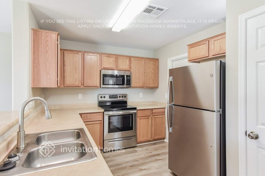 Building Photo - 22229 W Devin Dr