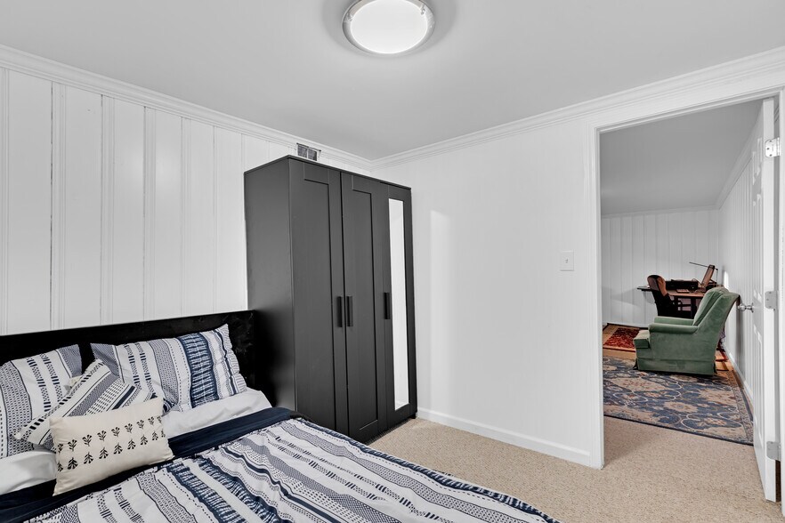 Building Photo - 7109 Layton Dr