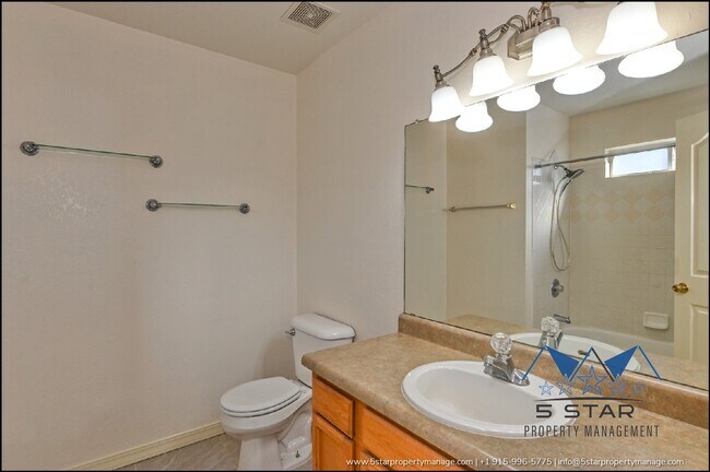 Building Photo - 648 Wind River Ave