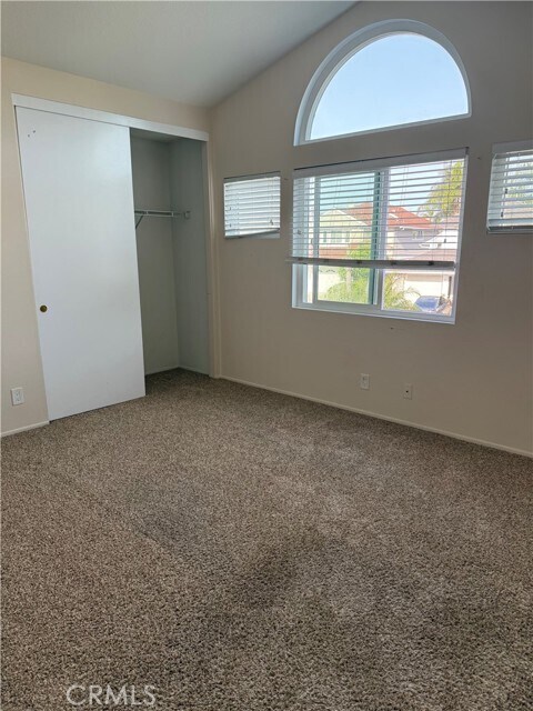 Building Photo - 10 Red Rock Ln