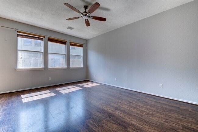 Building Photo - 47 Wickerdale Pl