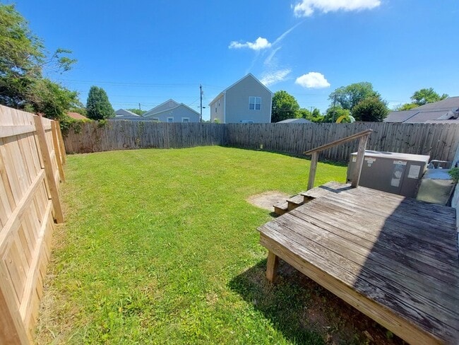 Building Photo - 810 Griffin St