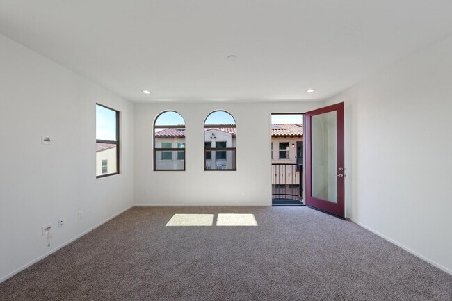 Building Photo - 822 Francesca Dr