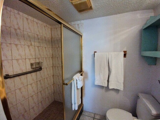 Building Photo - 115 E Coronado Dr