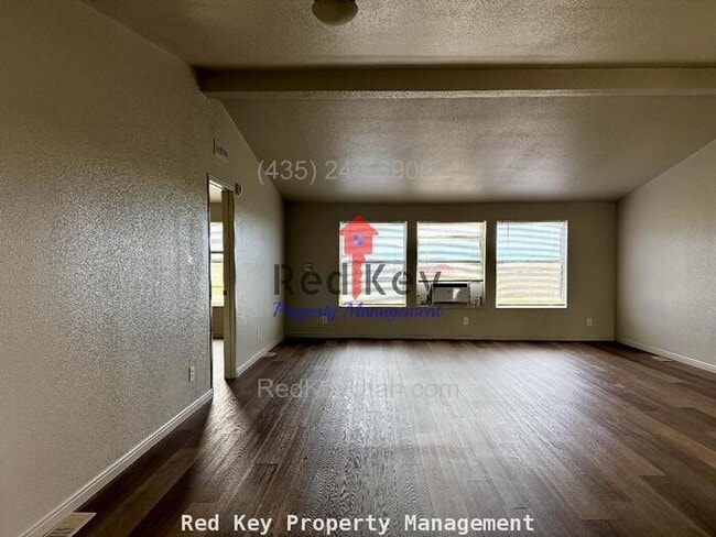 Building Photo - S. Main St. Single Family Home