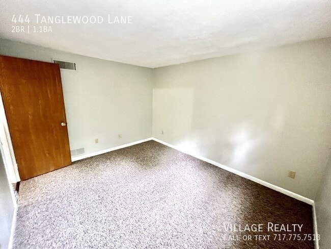 Building Photo - 444 Tanglewood Ln