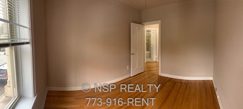 Building Photo - 4265 W Addison St