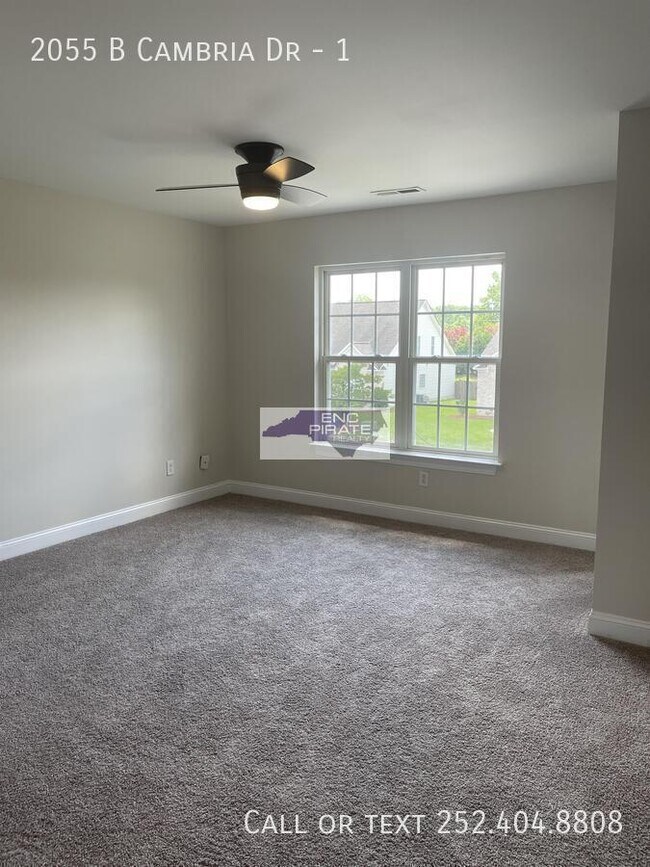 Building Photo - 2055B Cambria Dr
