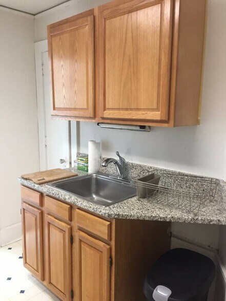 Primary Photo - 204 Cornell St