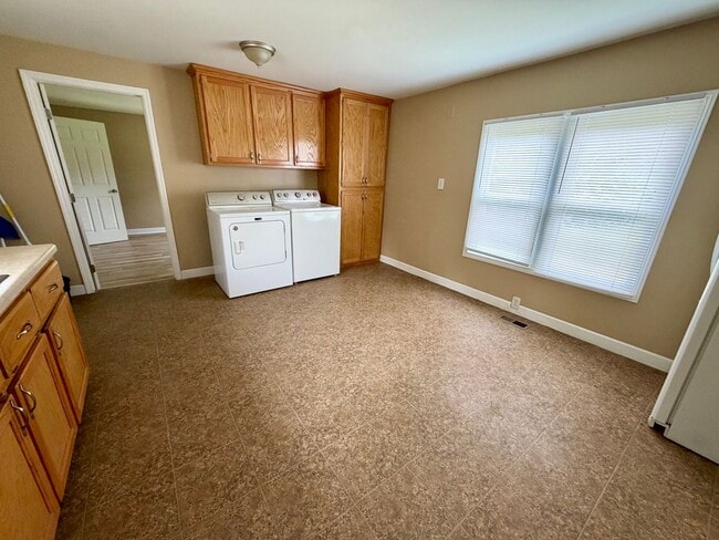 Building Photo - 1414 Daresa Ln