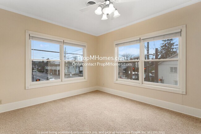 Building Photo - Charming Two-Bedroom Unit: Your Perfect Ho...