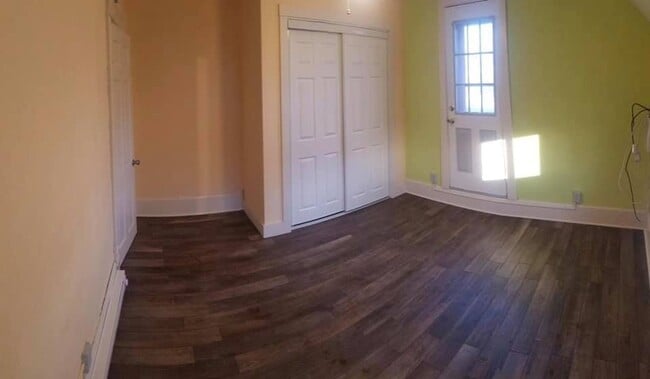 Building Photo - Large spacious 1 bedroom apartment near Vi...