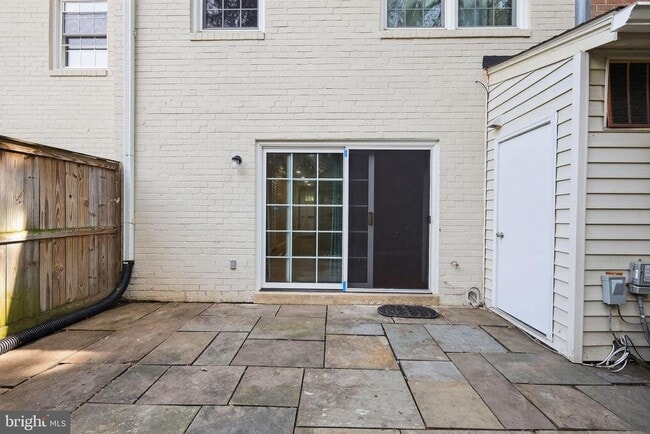 Building Photo - 680 Azalea Dr
