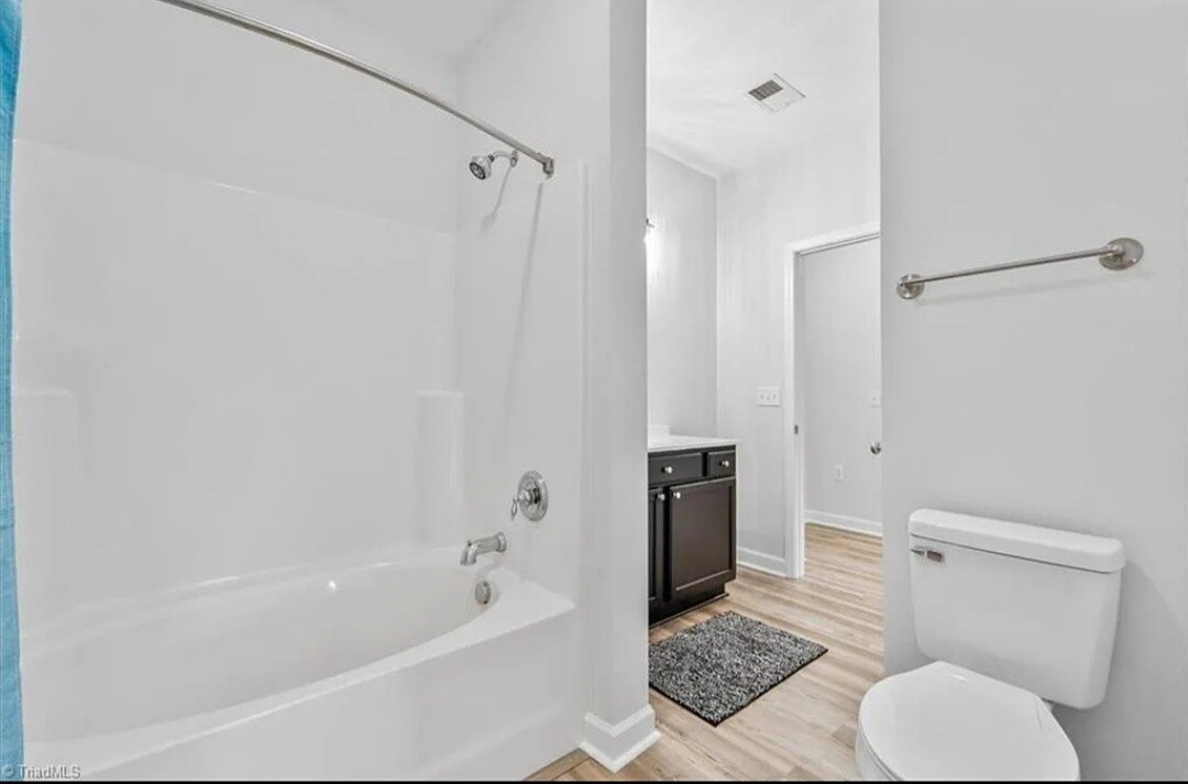 Building Photo - 7106 W Friendly Ave