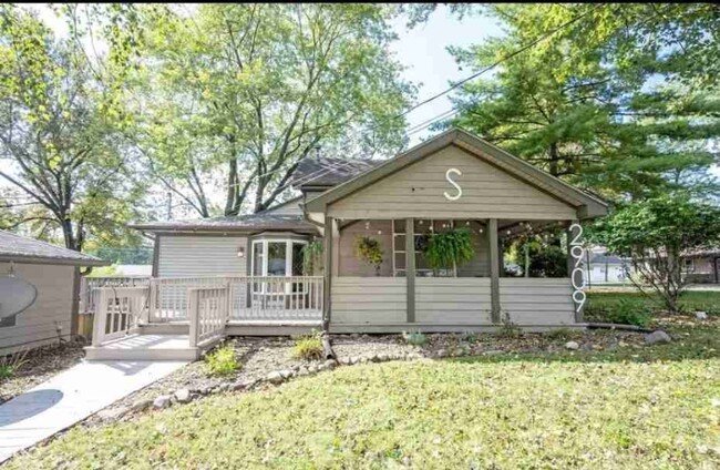 Primary Photo - 2909 Huntsville Rd