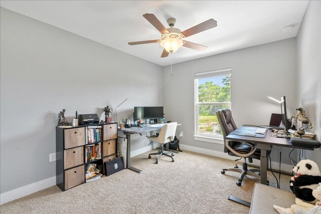 Building Photo - Stunning Tuscany Village Townhouse!