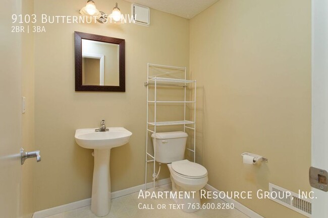 Building Photo - Spacious 2bed/2.5bath townhome for rent at...