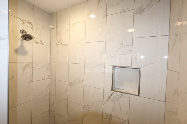 Building Photo - 4500 Sunfield Pl