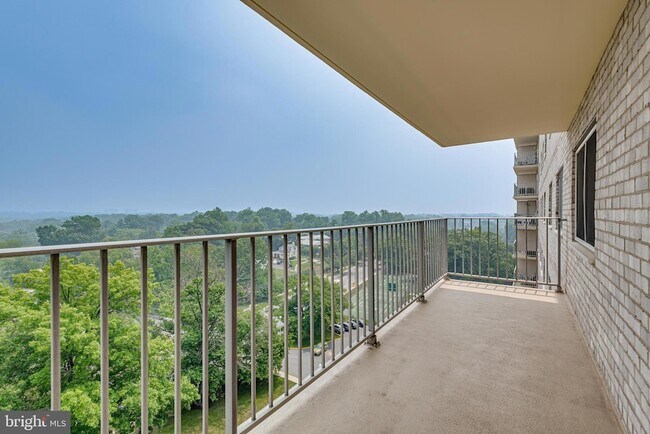 Building Photo - 1111 University Blvd W