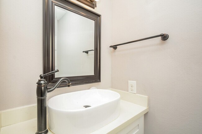 Building Photo - 11610 Cypresswood Dr