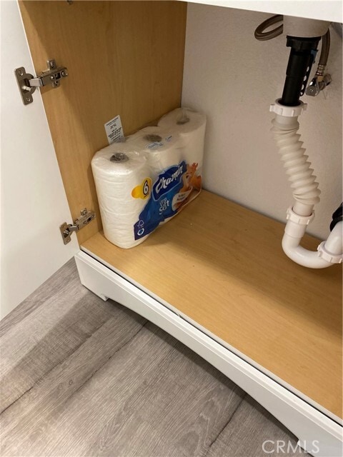 Building Photo - 723 N Quince Ave