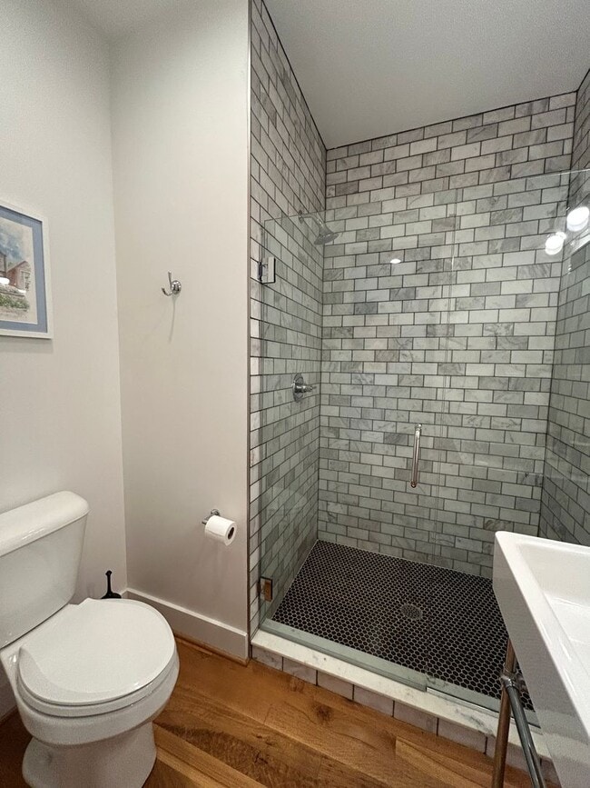Building Photo - Modern 3 Bed 3 Bath Highlands Home