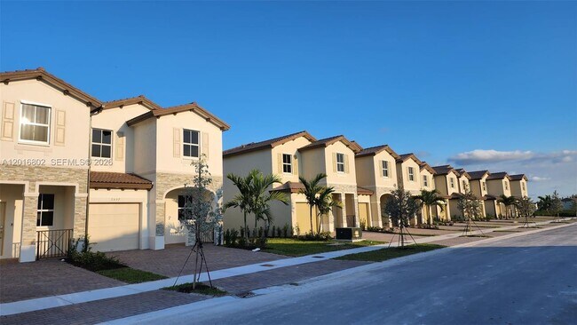 Building Photo - 2591 SE 25th Ter