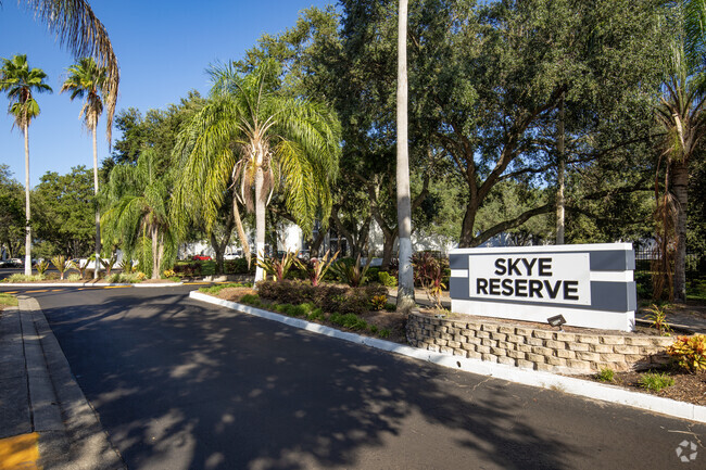 Entrance - 1918 Plantation Key Cir Brandon, FL 33511-4600 - Skye Reserve