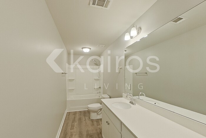 Building Photo - 11658 Woodland Lake Rd