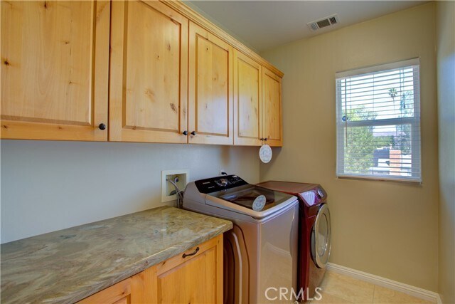 Building Photo - 32902 Cedar Dr