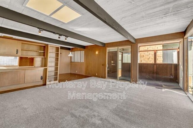 Building Photo - 635 Grace St