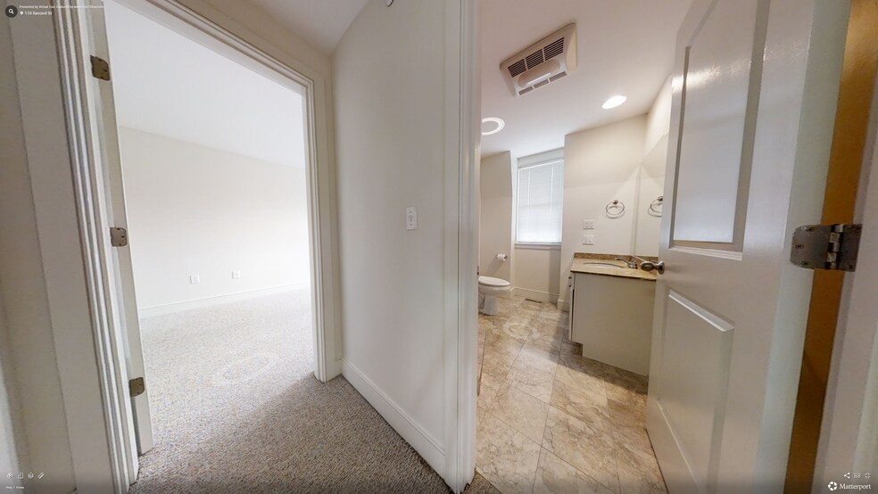 Building Photo - 10 2nd St