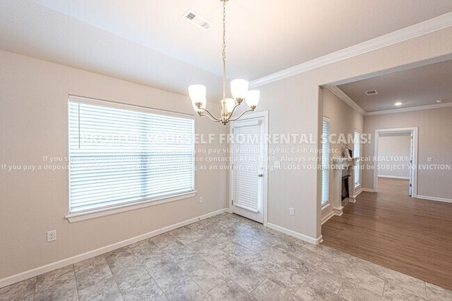 Building Photo - 371 W Tyler Rd