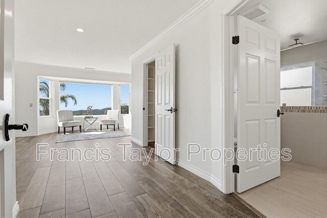 Building Photo - 29059 Meadow Glen Way W