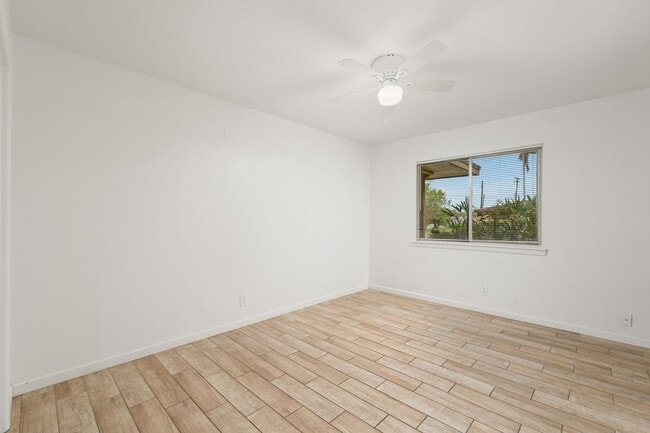 Building Photo - Spacious 3 bedroom, 2 bathroom home in the...