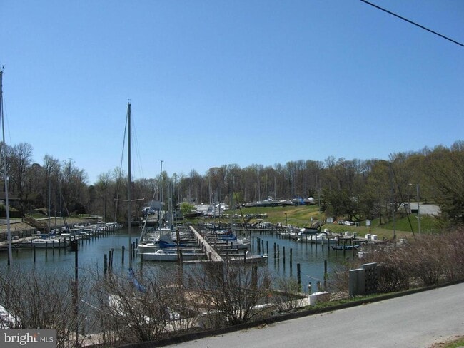 Building Photo - 1594 N Harbor Dr