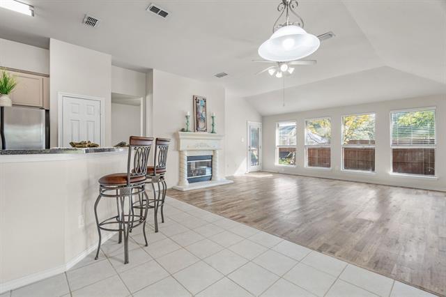 Building Photo - 6005 Parkplace Dr