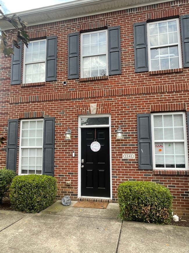 Building Photo - 1141 Unity Dr
