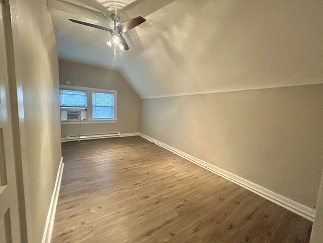 Building Photo - 2308 Highland Ave