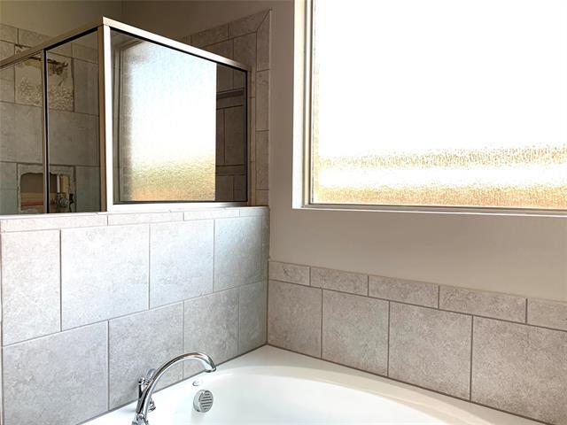 Building Photo - 515 Long Prairie Dr