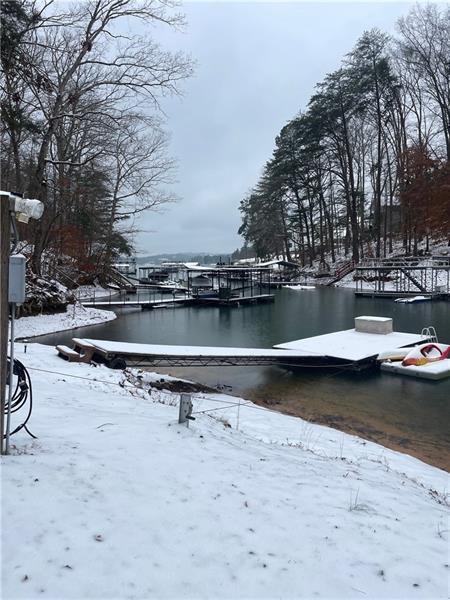 Building Photo - 4060 Merritt Dr