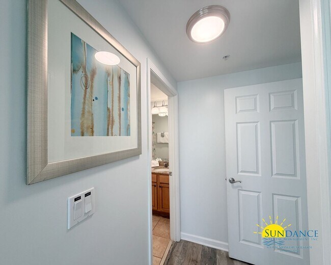 Building Photo - Resort-Style 2BR Condo with Gulf Views at The Palms of Destin – Fully Furnished!