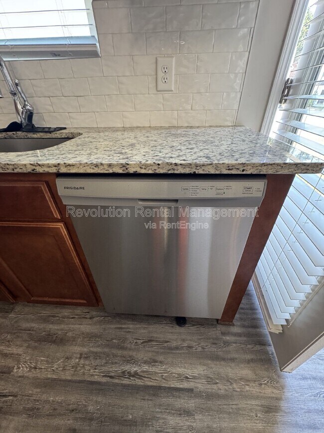 Building Photo - 4903 Hillstone Dr