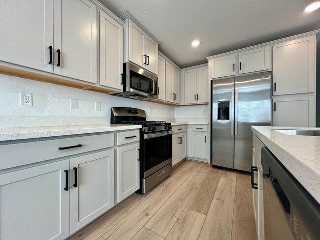 Building Photo - Beautiful Newer 4 Bedroom Home in Cadence with Large Loft