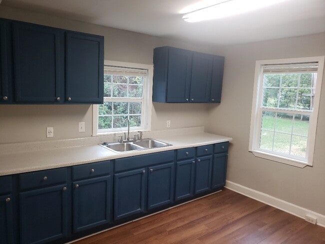 Building Photo - 299 Malvern Dr SW