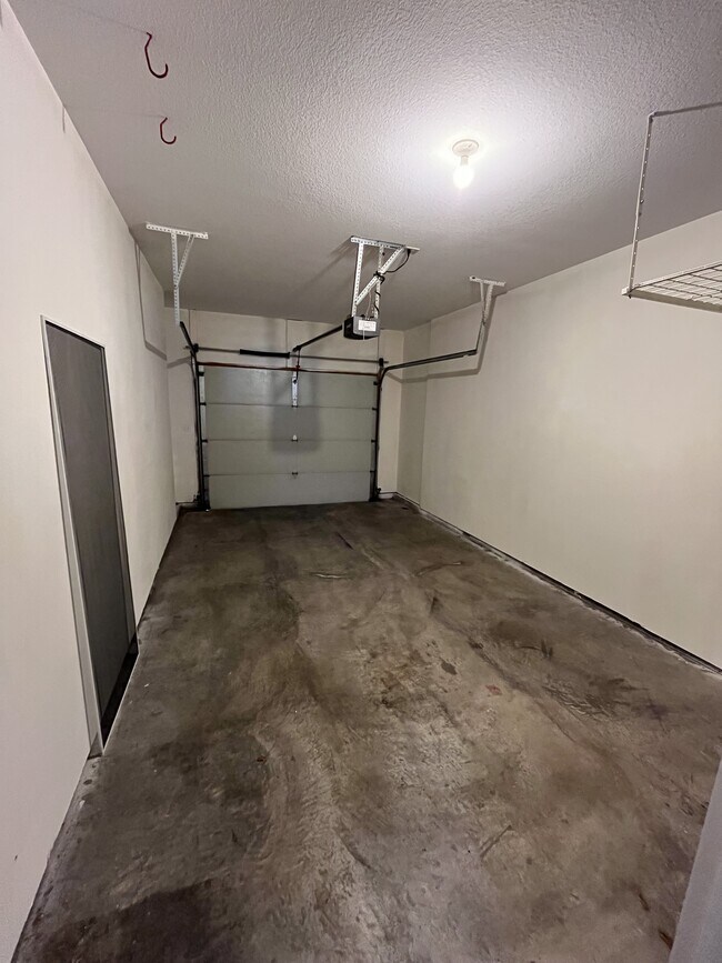 Building Photo - 1204 Dustins Way