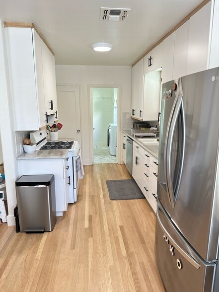 Kitchen - 700 50th St