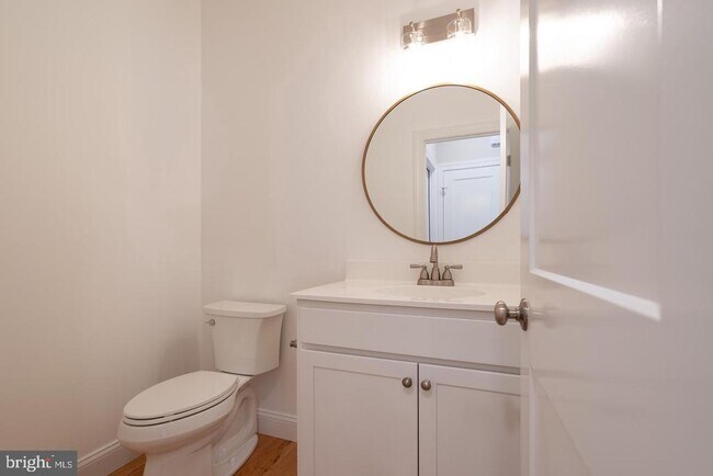 Building Photo - 90 Main St